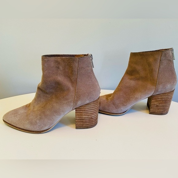 Steve Madden Jillian Ankle Boots Womens Size 6M Taupe Suede Leather Back Zip - Picture 2 of 12